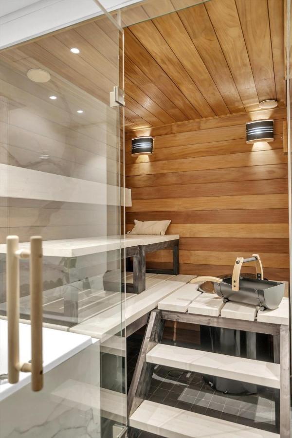 Kais Sauna, Jacuzzi, Cinema And Balcony House! Central Location ทรอมโซ ภายนอก รูปภาพ