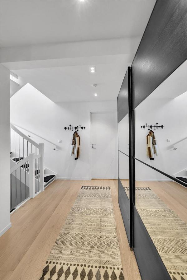Kais Sauna, Jacuzzi, Cinema And Balcony House! Central Location ทรอมโซ ภายนอก รูปภาพ